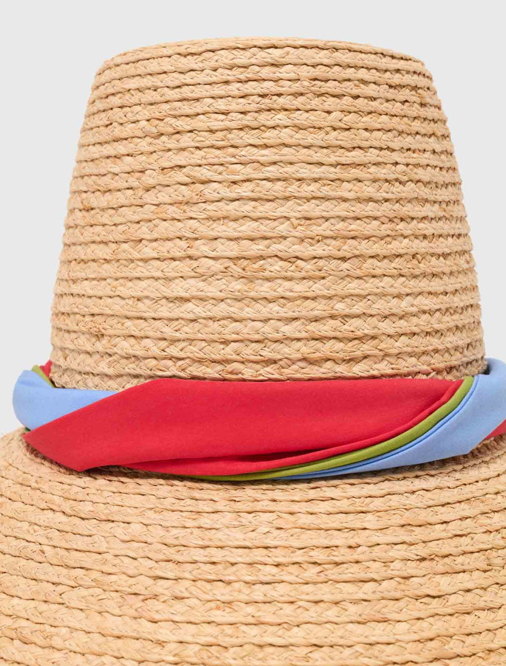 Chapeau raphia avec ruban imprimé