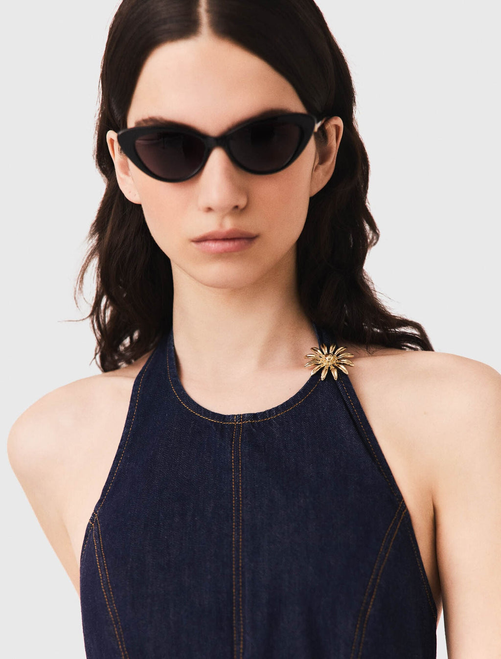 Robe courte en denim avec broche