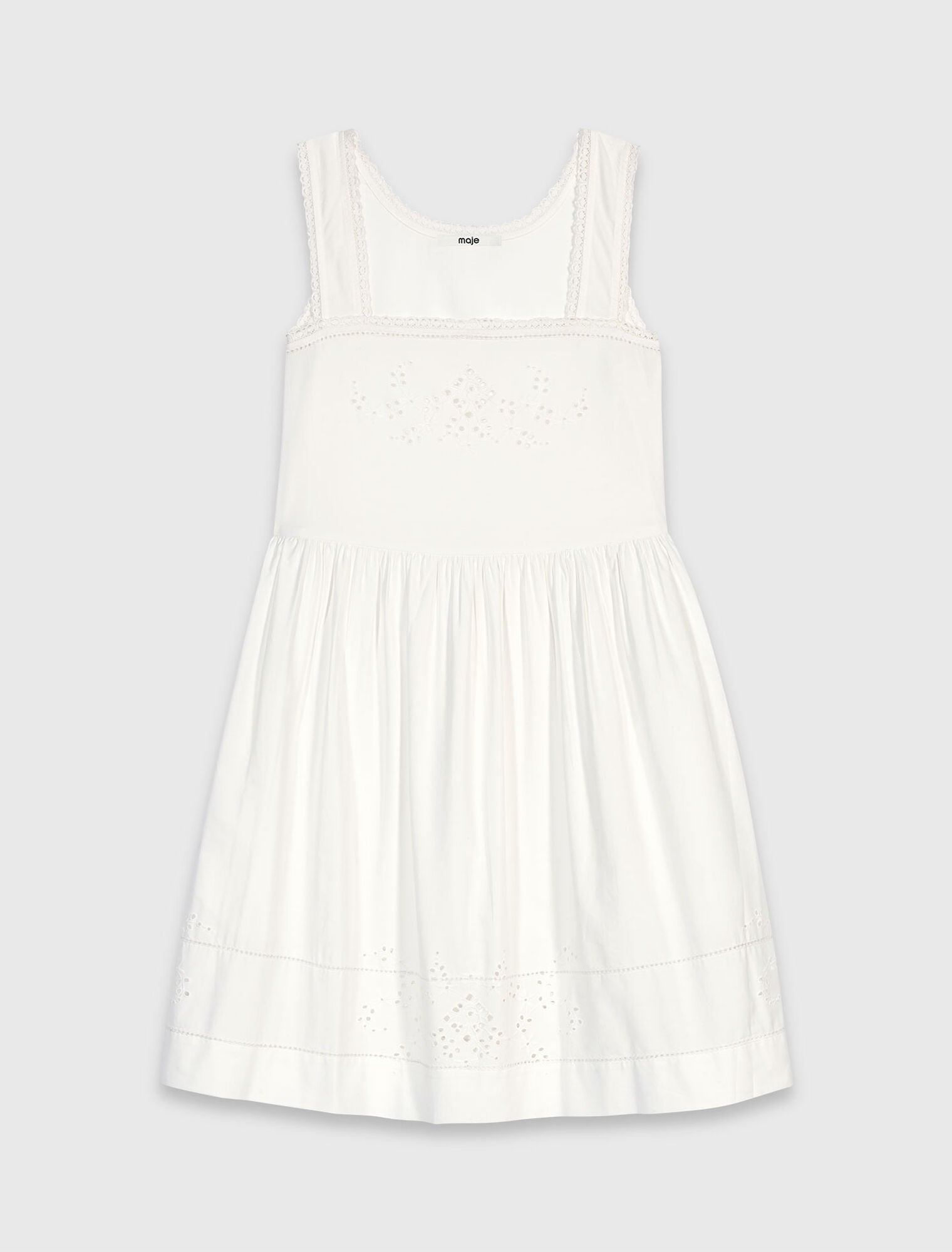 Robe courte avec galons en dentelle