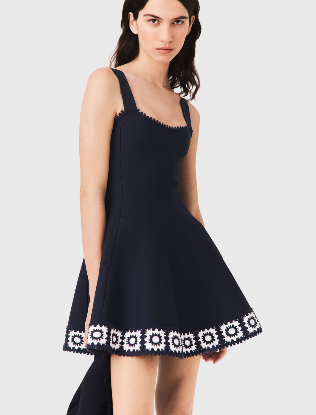 Robe avec empiècements crochet